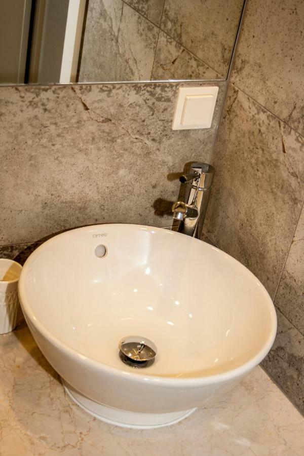 וינה Studio Thalia Next To Metro מראה חיצוני תמונה